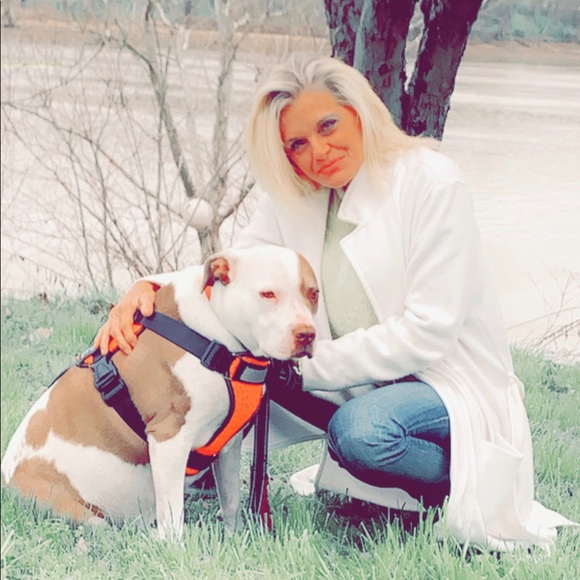 Meet your Posher, Amy - Picture 4 of 5